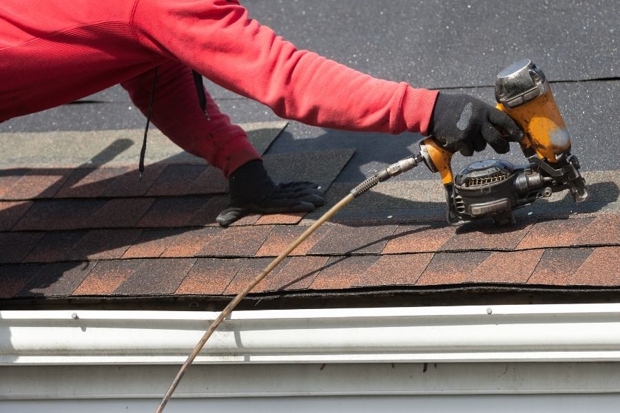 Roof Replacement in Novi Michigan: Who to Call if You Need a New Roof